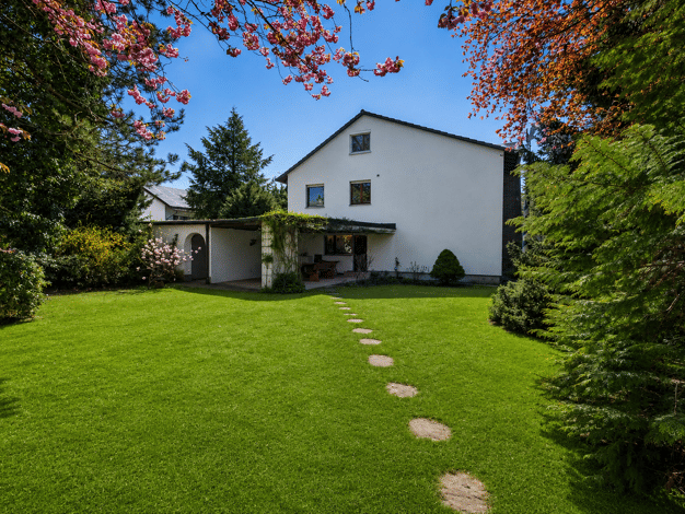 Einfamilienhaus zum Kauf 1.890.000 € 7 Zimmer 270 m² 962 m² Grundstück Riemerling Hohenbrunn 85521