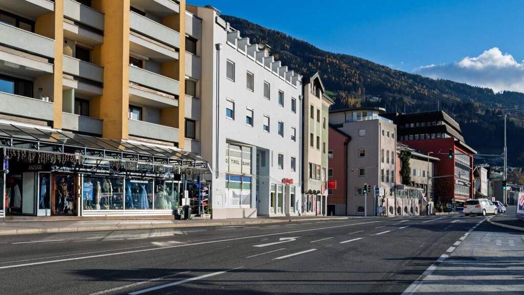 Laden zum Kauf 450.000 € 218 m² Verkaufsfläche Schwaz 6130