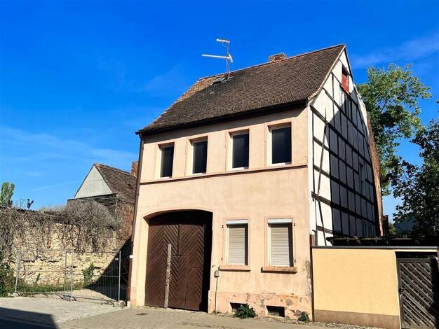 Haus zum Kauf provisionsfrei 85.000 € 8 Zimmer 177 m² 470 m² Grundstück frei ab sofort Schönebeck Schönebeck (Elbe) 39218