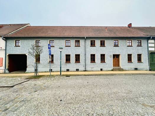 Mehrfamilienhaus zum Kauf als Kapitalanlage geeignet 299.000 € 15 Zimmer 341 m² 6.700 m² Grundstück Marktplatz 15 Liebenwalde Liebenwalde 16559