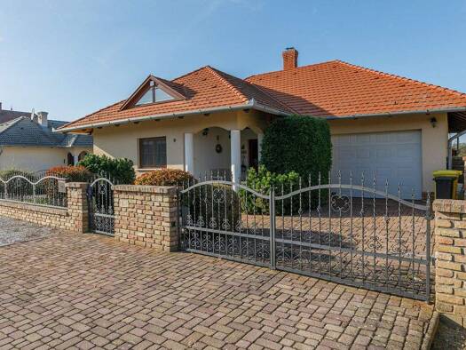 Einfamilienhaus zum Kauf provisionsfrei 410.000 € 180 m² 787 m² Grundstück Balatonberény 8649