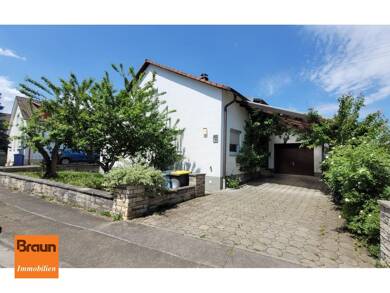 Mehrfamilienhaus zum Kauf 350.000 € 8 Zimmer 188 m² 906 m² Grundstück Aldingen Aldingen , Gem Aldingen 78554