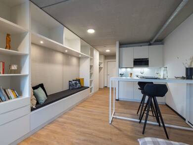 WG-Zimmer zur Miete Wohnen auf Zeit 764 € 31,1 m² 1. Geschoss frei ab 01.10.2025 Gummersbacher Straße 31 b Deutz Köln 50679