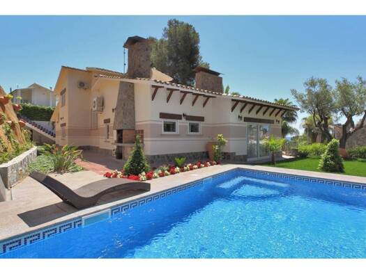Villa zum Kauf - Erstbezug 1.500.000 € 4 Zimmer 340 m² 950 m² Grundstück CARRER DE LA CALA 55 Blanes 17300