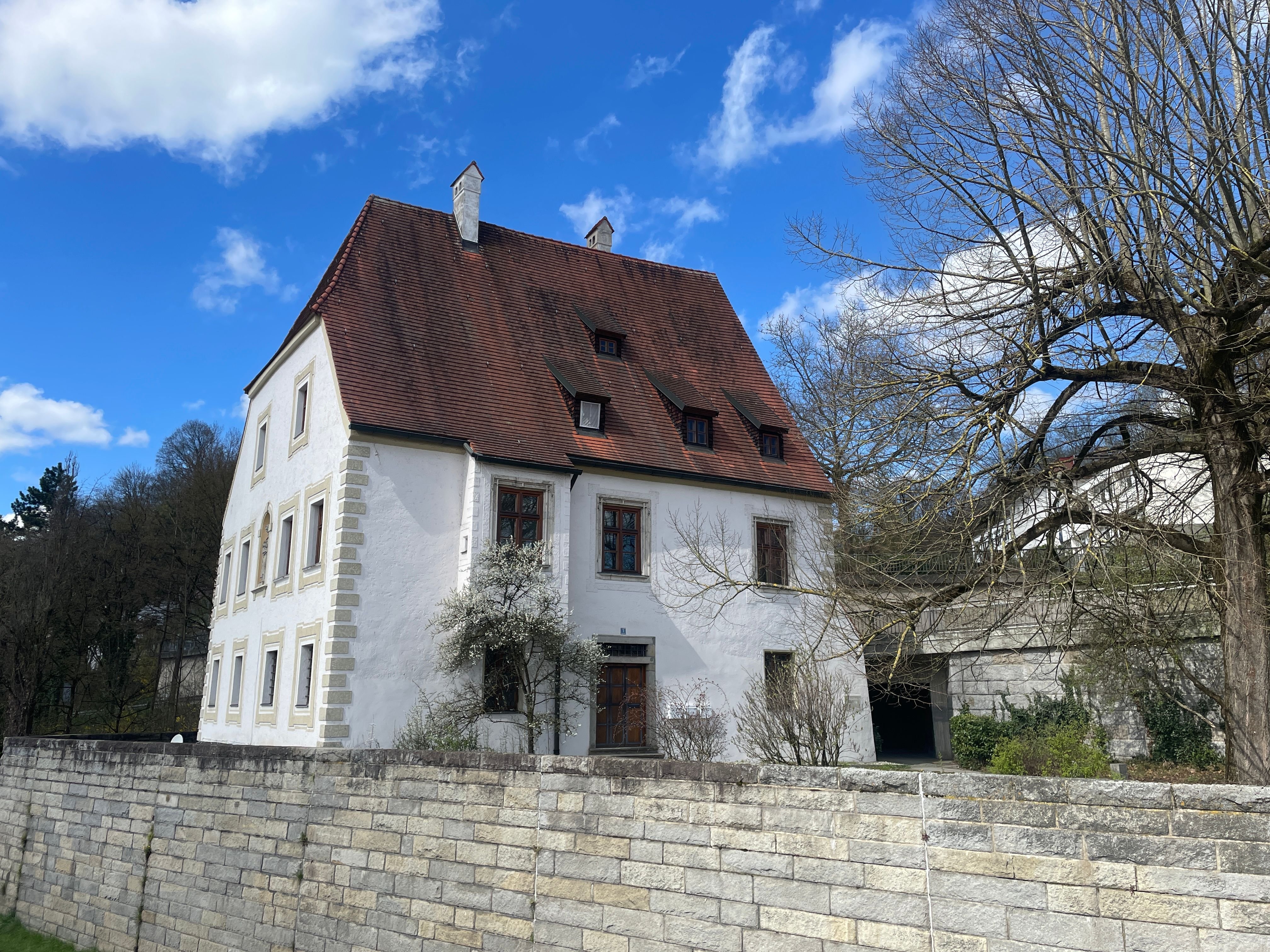 Schloss zum Kauf provisionsfrei 9 Zimmer 298 m²<br/>Wohnfläche 881 m²<br/>Grundstück Hacklberg Passau 94034