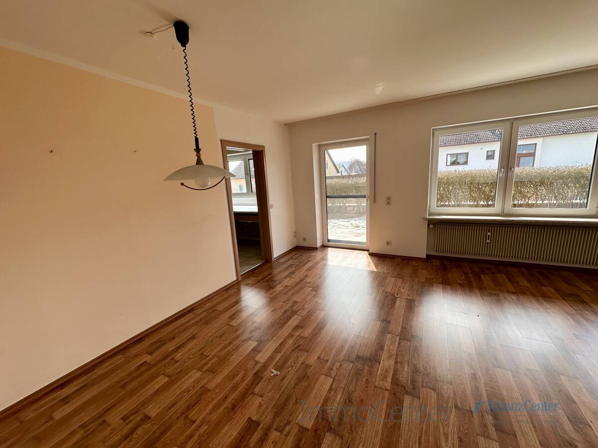 Immobilie in Schnaittenbach - Attraktives Mehrparteienhaus mit Entwicklungspotenzial in ruhiger Lage von Schnaittenbach - Bild 3