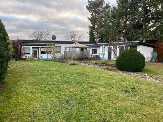 Bungalow zum Kauf 159.000 € 3 Zimmer 68 m² 552 m² Grundstück Kleine Steinwiese 2. Gartenweg 12 Berliner Chaussee Magdeburg 39114