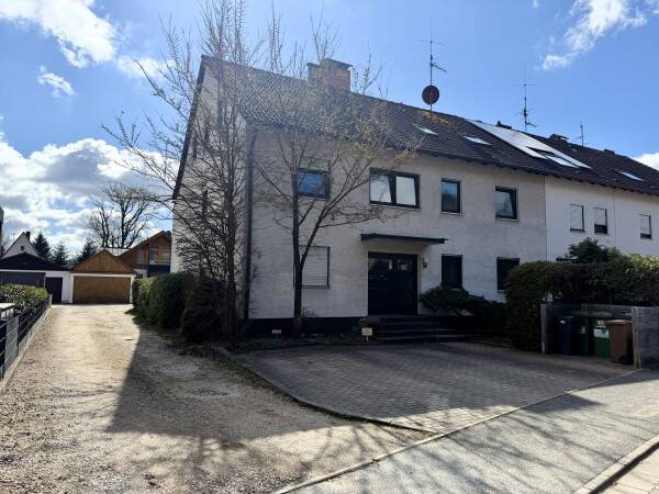 Immobilie in Rückersdorf - 2 Zimmer Wohnung mit Garten und Garage (Kapitalanlage) - Bild 2