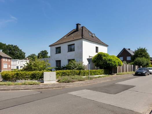 Einfamilienhaus zum Kauf 269.000 € 7 Zimmer 176 m² 678 m² Grundstück Hubertusstraße 12 Süsterseel Selfkant 52538