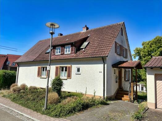 Einfamilienhaus zum Kauf 379.000 € 8 Zimmer 153,5 m² 557 m² Grundstück Schloßstraße 60 Wurmlingen 78573