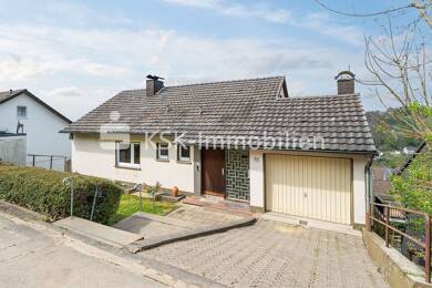 Einfamilienhaus zum Kauf 280.000 € 6 Zimmer 140 m² 584 m² Grundstück Ründeroth Engelskirchen 51766