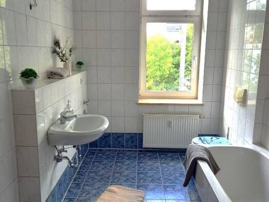 Wohnung zum Kauf als Kapitalanlage geeignet 67.000 € 2 Zimmer 64 m² Bernsdorf Chemnitz 09126