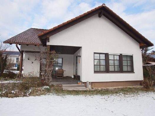 Einfamilienhaus zum Kauf 389.000 € 5 Zimmer 162,5 m² 672 m² Grundstück Lindfeld Hunderdorf 94336