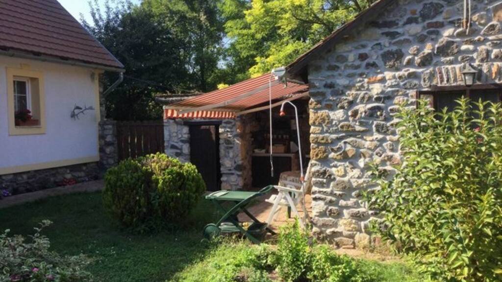 Einfamilienhaus zum Kauf 159.000 € 5 Zimmer 153 m² 369 m² Grundstück Balatonhenye 8275