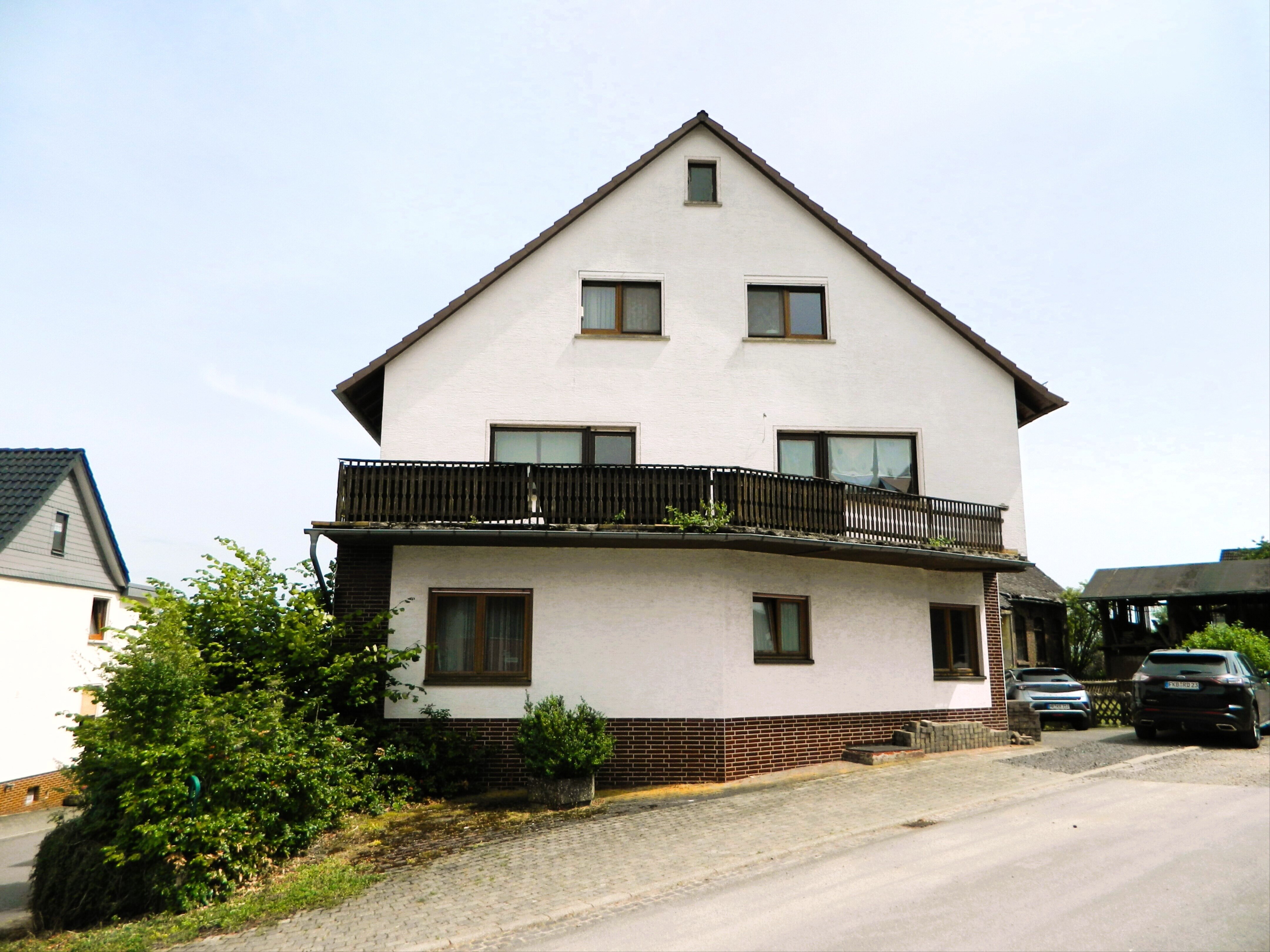 Mehrfamilienhaus zum Kauf 170.000 € 12 Zimmer 360 m²<br/>Wohnfläche 944 m²<br/>Grundstück Battenberg Battenberg 35088