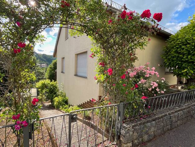 Mehrfamilienhaus zum Kauf 239.000 € 8 Zimmer 141 m² 429 m² Grundstück Niederstetten Niederstetten 97996