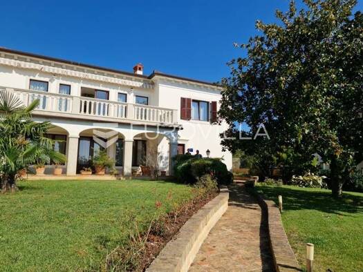 Haus zum Kauf 1.870.000 € 5 Zimmer 380 m² Umag Centar, Luka, Finida
