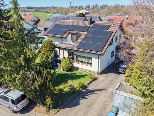 Einfamilienhaus zum Kauf 435.000 € 9 Zimmer 243,8 m² 748 m² Grundstück Ortsbereich Ostrach 88356