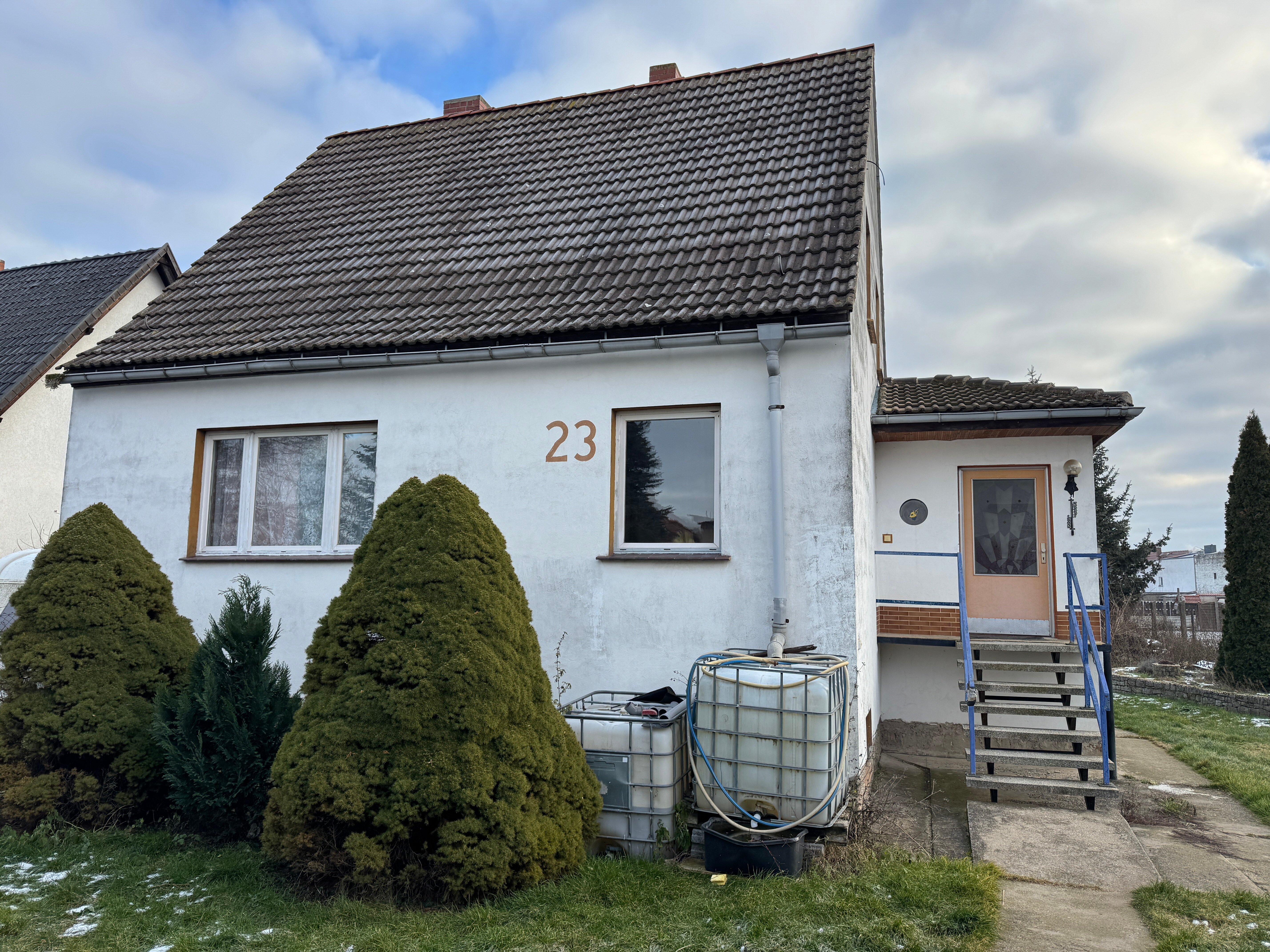 Haus zum Kauf 79.000 € 5 Zimmer 102 m²<br/>Wohnfläche 1.255 m²<br/>Grundstück ab sofort<br/>Verfügbarkeit An der Schule 23 Rathmannsdorf Staßfurt 39418