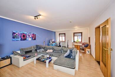 Wohnung zur Miete 495 € 3 Zimmer 81,3 m² 1. Geschoss frei ab 01.05.2025 Straubing Straubing 94315