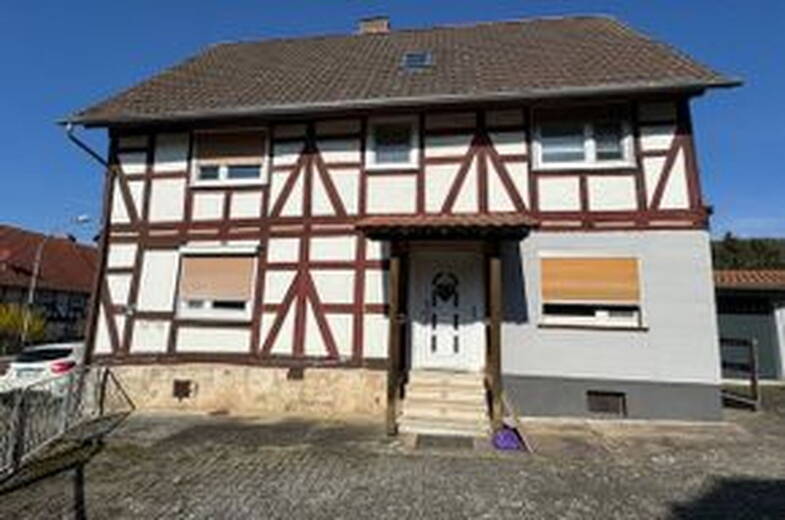Einfamilienhaus zum Kauf provisionsfrei 199.000 € 8 Zimmer 167 m² 1.394 m² Grundstück Ringgaustraße 11 Röhrda Ringgau-bei Eisenach 99817
