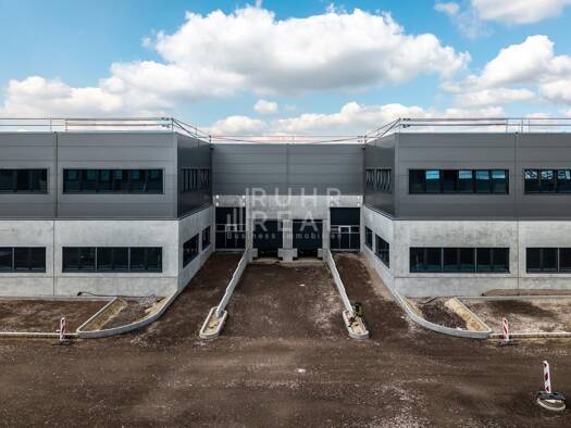 Lagerhalle zur Miete - Erstbezug provisionsfrei 1.830 m² Lagerfläche teilbar ab 1.830 m² Altendorf Essen 45143