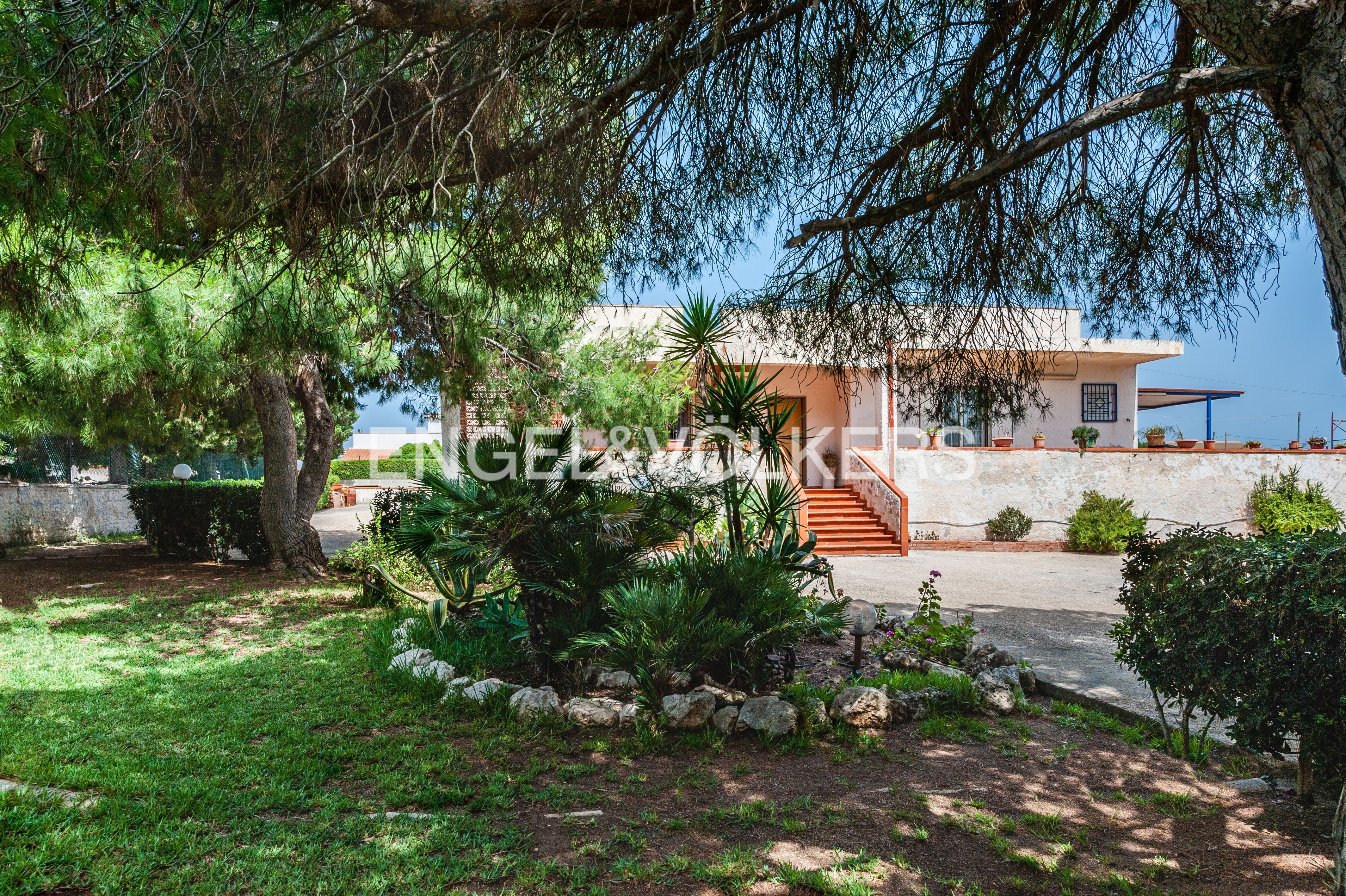 Villa zum Kauf 300.000 € 3 Zimmer 210 m²<br/>Wohnfläche 1.800 m²<br/>Grundstück Siracusa 96100