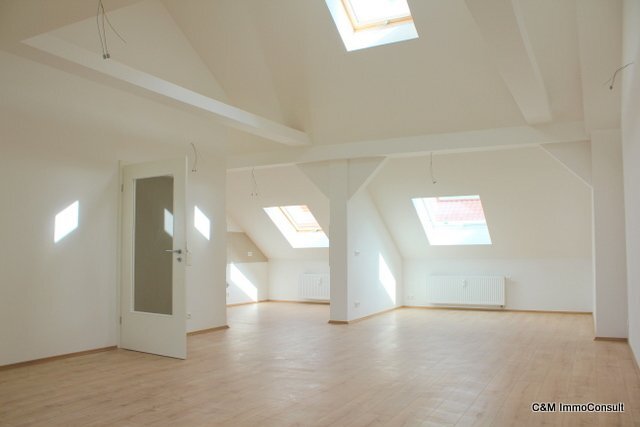 Wohnung zur Miete 990 € 3 Zimmer 117,7 m²<br/>Wohnfläche 3.<br/>Geschoss 01.01.2025<br/>Verfügbarkeit Pufendorfstraße 1 Altlindenau Leipzig 04179