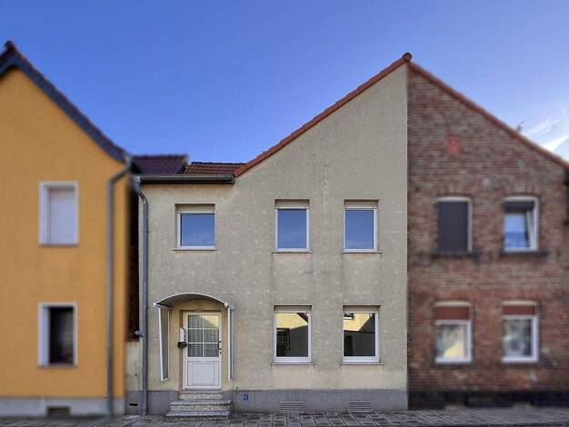 Doppelhaushälfte zum Kauf 59.000 € 4 Zimmer 100 m² 224 m² Grundstück Groß Börnecke Hecklingen 39444