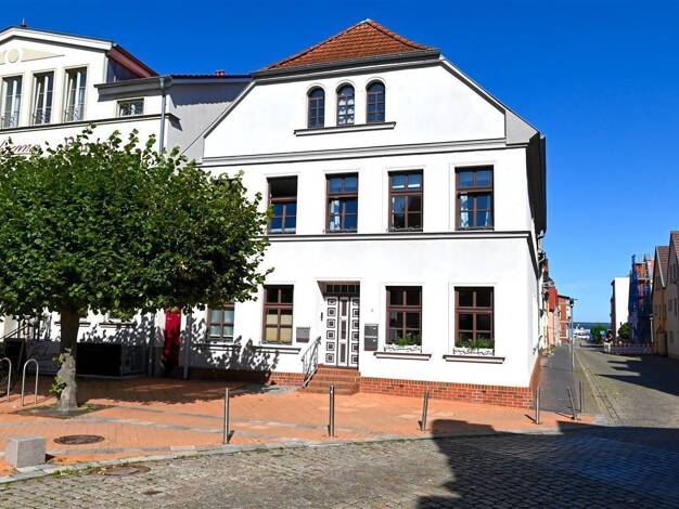 Mehrfamilienhaus zum Kauf als Kapitalanlage geeignet 1.500.000 € 24 Zimmer 700 m² 586 m² Grundstück Stadtkern Barth 18356