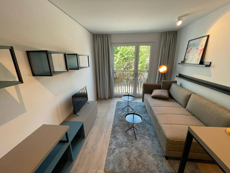 WG-Zimmer zur Miete Wohnen auf Zeit 919 € 24,1 m² 1. Geschoss frei ab 01.06.2025 Kleyerstr.1 Gallus Frankfurt (Main) - Gallusviertel 60326