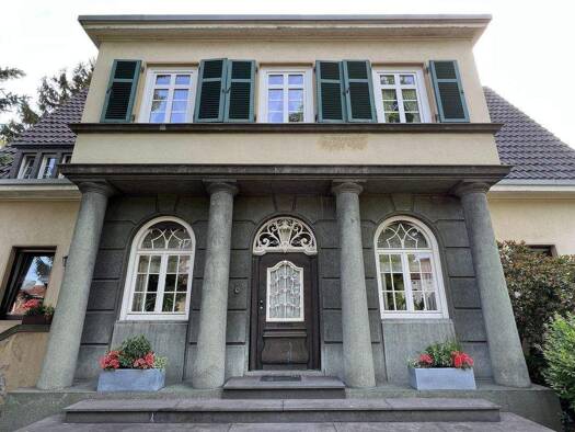 Villa zum Kauf 1.350.000 € 11 Zimmer 390 m² 5.692 m² Grundstück frei ab sofort Bonnenbroich Mönchengladbach 41238