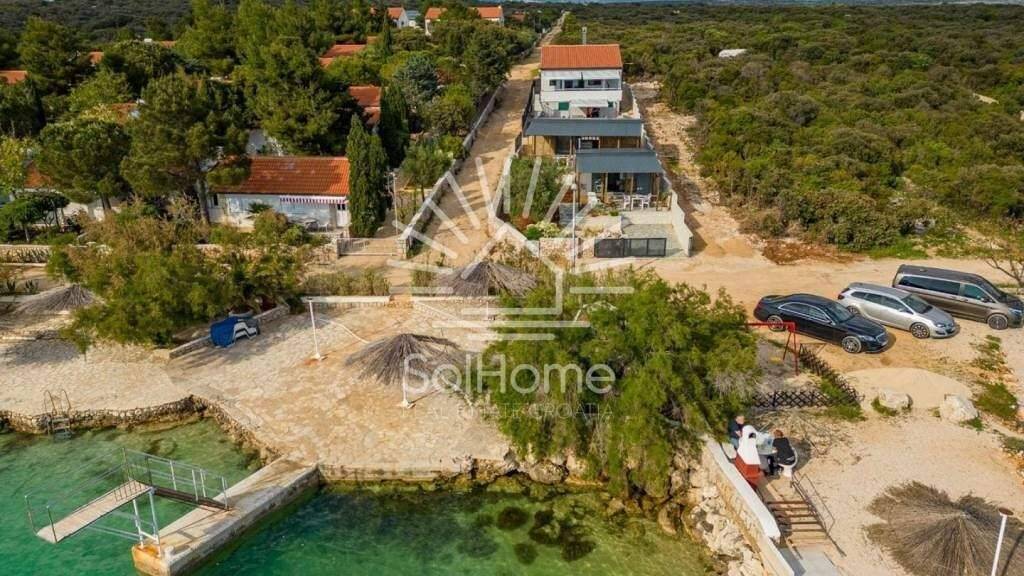 Haus zum Kauf 1.100.000 € 9 Zimmer 163 m² Novalja Novalja