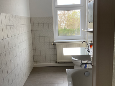 Wohnung zur Miete 250 € 2 Zimmer 55,5 m² 1. Geschoss frei ab sofort Pflockenstraße 3 Oelsnitz Oelsnitz/Erzgebirge 09376