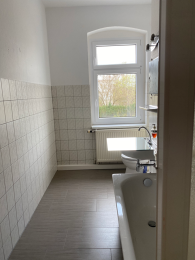 Wohnung zur Miete 250 € 2 Zimmer 55,5 m² 1. Geschoss frei ab sofort Pflockenstraße 3 Oelsnitz Oelsnitz/Erzgebirge 09376