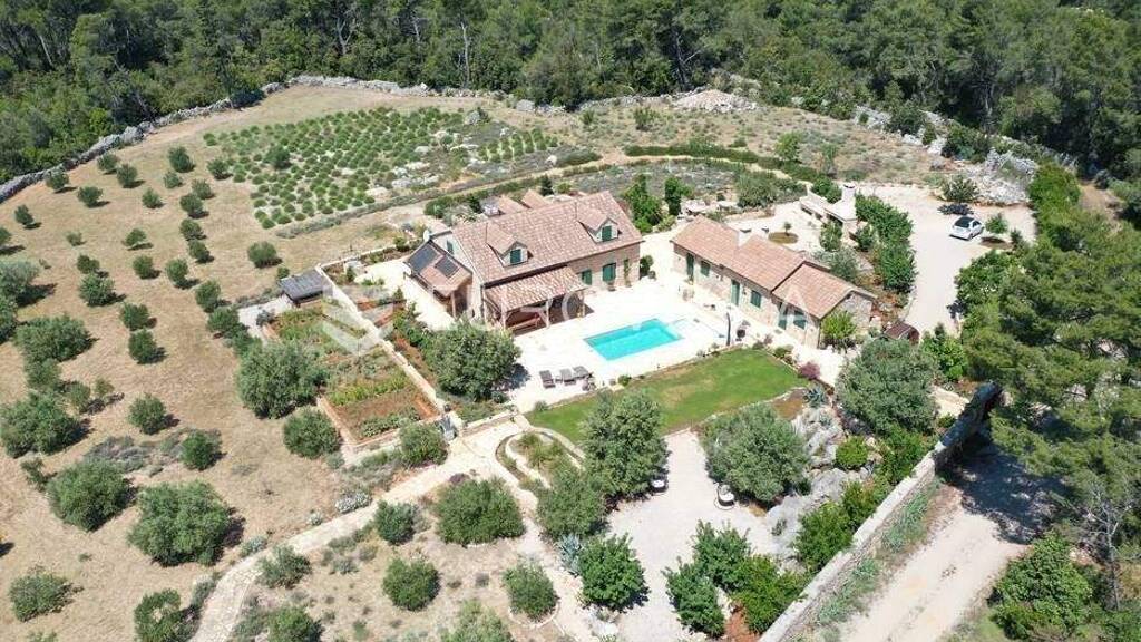 Haus zum Kauf 3.650.000 € 5 Zimmer 300 m² Stari Grad Stari Grad 21460