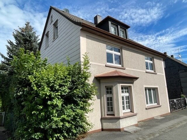 Mehrfamilienhaus zum Kauf 349.000 € 8 Zimmer 181 m²<br/>Wohnfläche 584 m²<br/>Grundstück Haßlinghausen Sprockhövel 45549