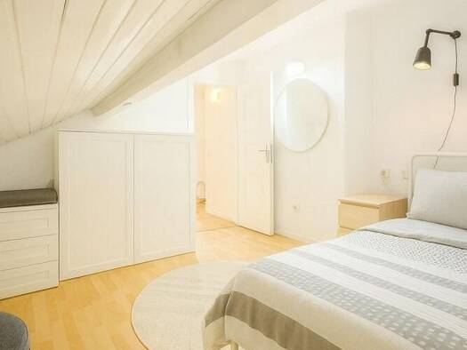 Haus zur Miete auf Zeit 3.990 € 6 Zimmer 200 m² frei ab sofort Gräfelfing Gräfelfing 82166
