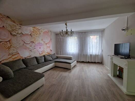 Reihenendhaus zum Kauf 75.000 € 10 Zimmer 170 m² 257 m² Grundstück Greiz Greiz 07973