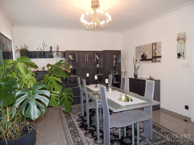 Mehrfamilienhaus zum Kauf 490.000 € 9 Zimmer 133 m² 523 m² Grundstück Stadtgebiet Göppingen 73033