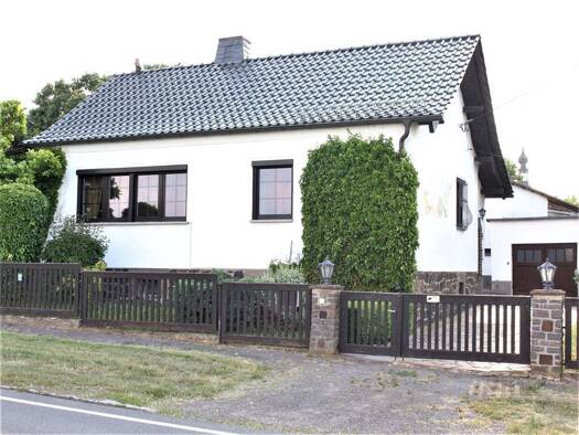 Einfamilienhaus zum Kauf 188.000 € 6 Zimmer 145 m² 1.210 m² Grundstück Schönbach Colditz 04680