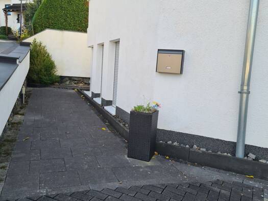 Wohnung zur Miete 650 € 1 Zimmer 100 m² Geschoss 1/2 frei ab sofort Meschede Meschede 59872