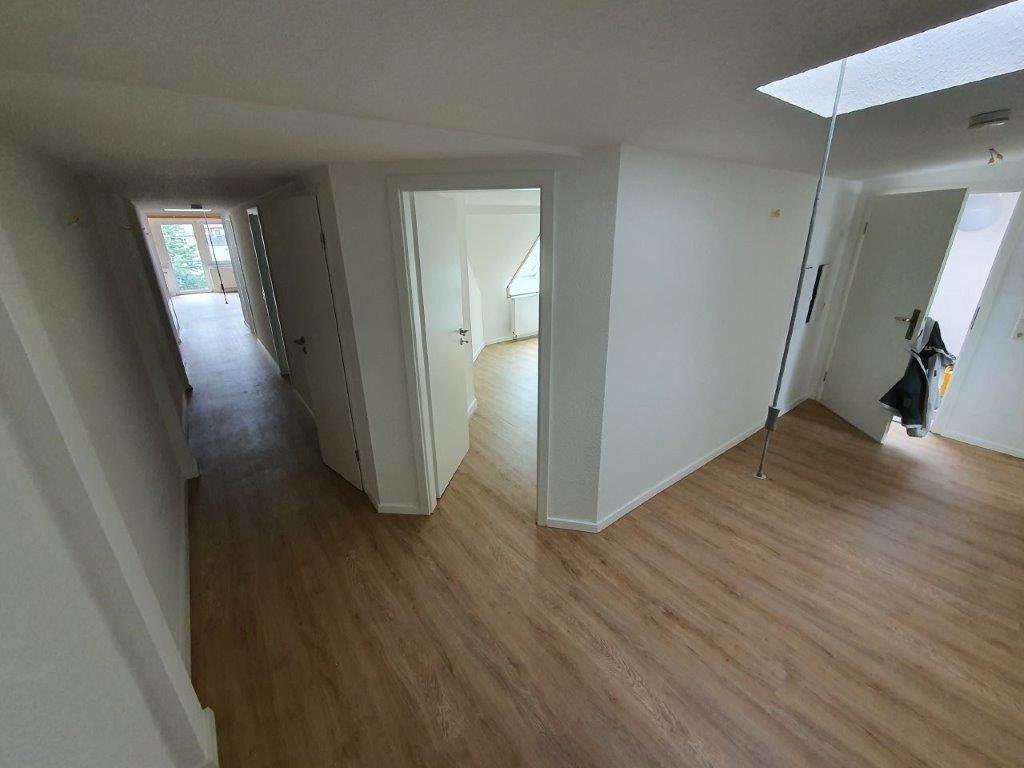 Wohnung zur Miete 630 € 3,5 Zimmer 118,9 m²<br/>Wohnfläche 4.<br/>Geschoss ab sofort<br/>Verfügbarkeit Clara-Zetkin-Straße / Friedrich-Engels-Straße Gera 07548