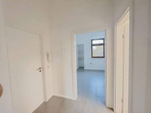 Wohnung zur Miete - Erstbezug 325 € 1,5 Zimmer 47 m² frei ab sofort Meerane 08393