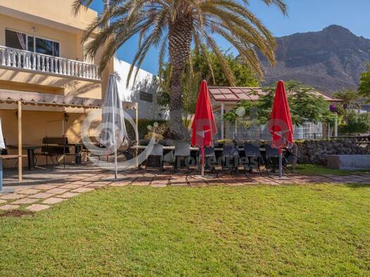 Haus zum Kauf 1.200.000 € 1 Zimmer 503 m² 3.400 m² Grundstück Calle Chindia Arona 38626