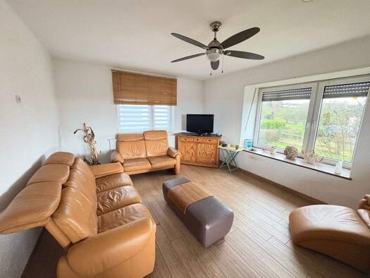 Einfamilienhaus zum Kauf 185.000 € 7 Zimmer 162 m² 1.128 m² Grundstück frei ab sofort Schleidweiler Zemmer 54313