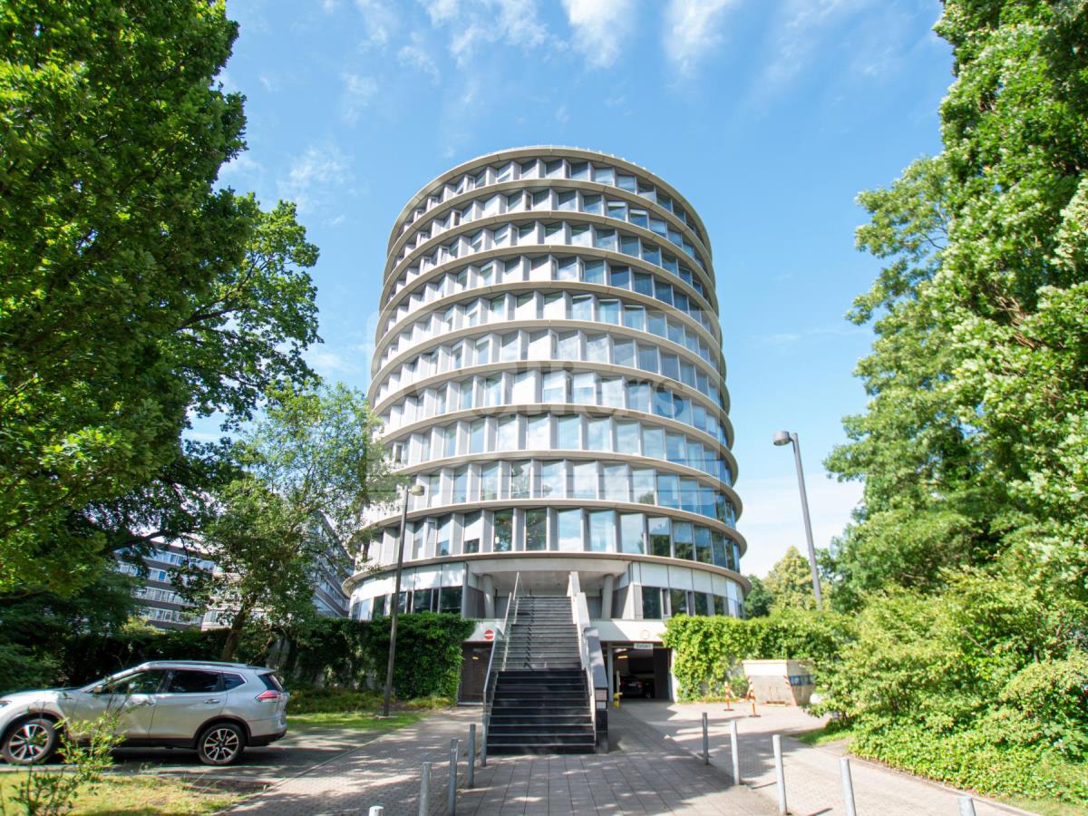 Bürogebäude zur Miete 15,50 € 743,3 m²<br/>Bürofläche ab 743,3 m²<br/>Teilbarkeit Winterhude Hamburg 22297