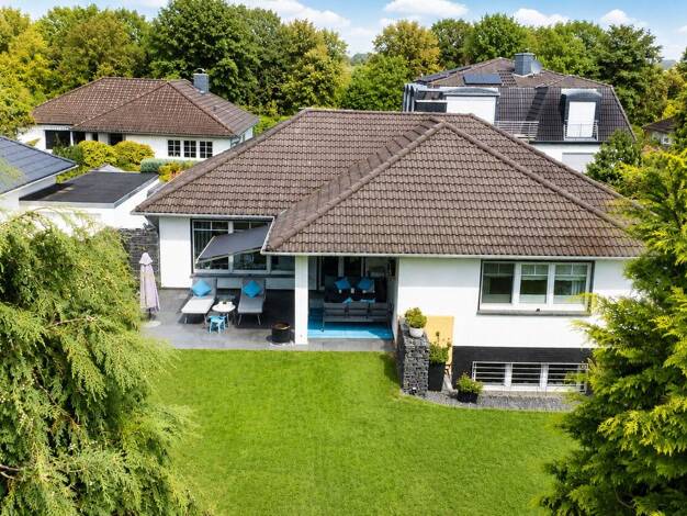 Bungalow zum Kauf 1.150.000 € 6 Zimmer 180 m² 680 m² Grundstück Rembrücken Heusenstamm 63150