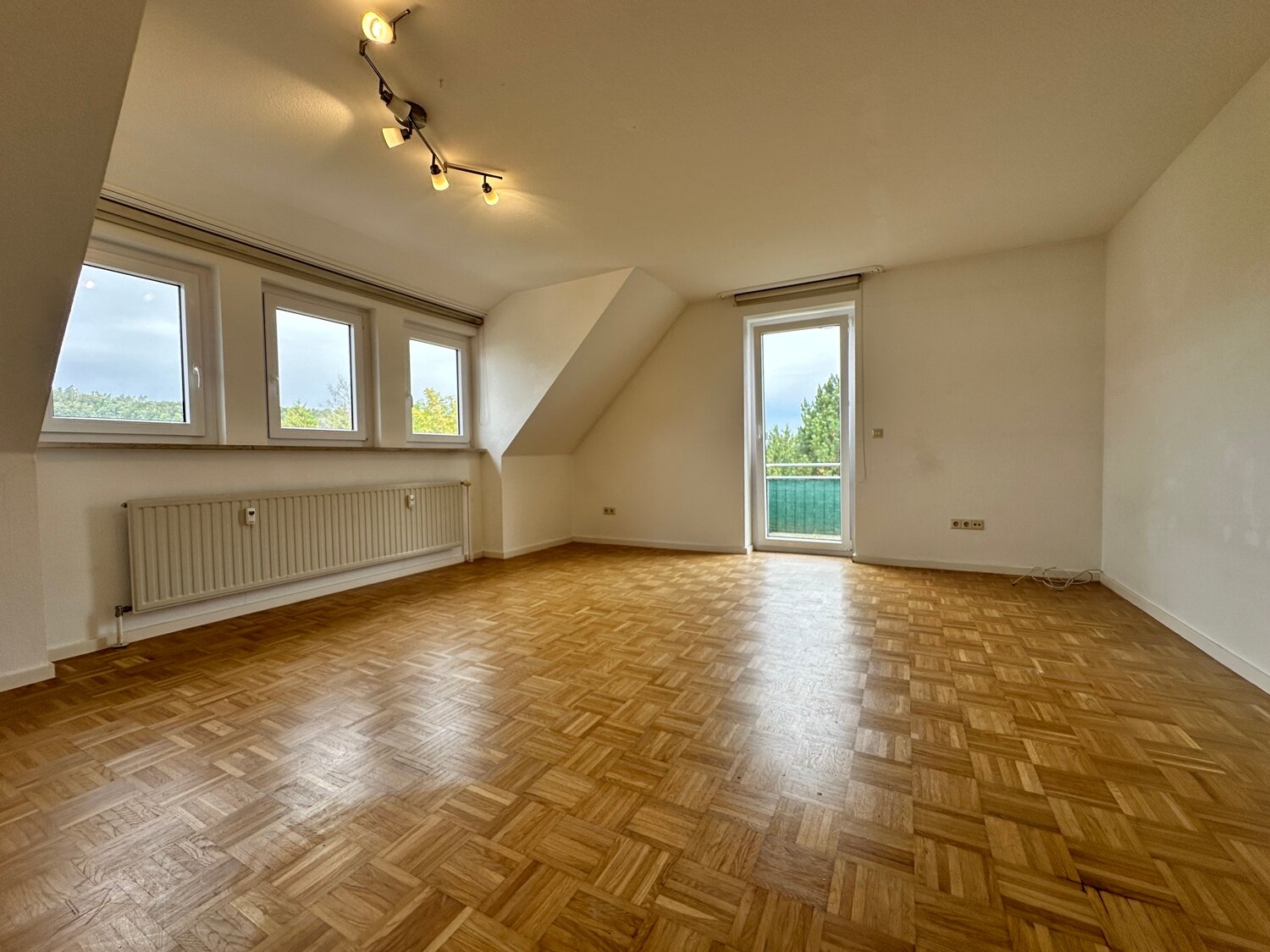 Wohnung zum Kauf 124.000 € 2 Zimmer 65 m²<br/>Wohnfläche 3.<br/>Geschoss Oeslau Rödental 96742