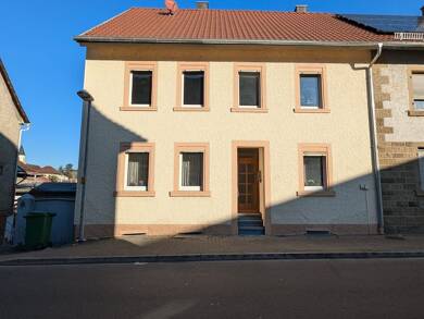 Haus zum Kauf 389.000 € 7 Zimmer 150 m² 2.064 m² Grundstück frei ab sofort Flehingen Oberderdingen 75038